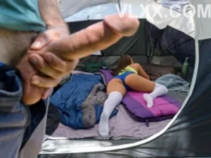 Cô gái trinh nữ nhỏ xuất tinh nhiều lần trong vài giây