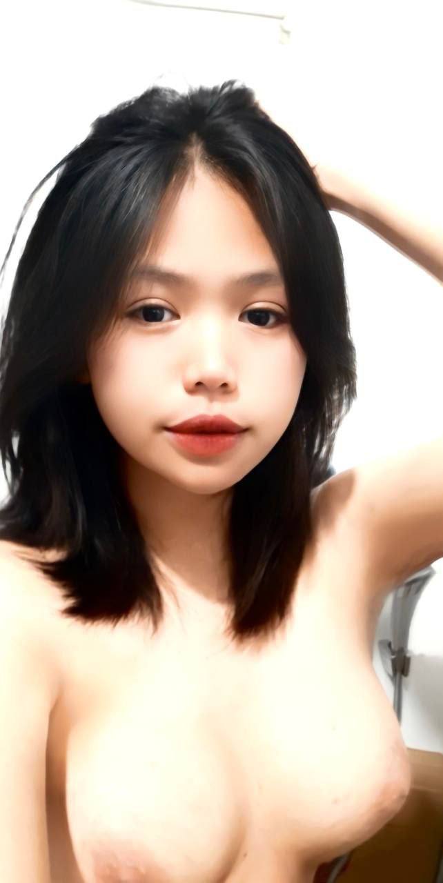 Em kế nhờ anh trai đóng giả làm tình nhân sau khi chia tay bồ