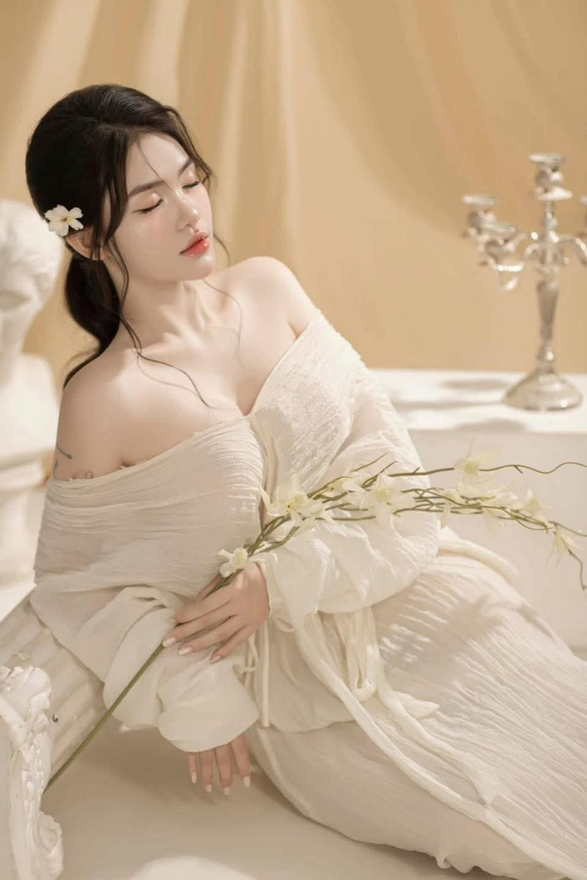 Threesome với những chị em tuyệt vời nhất liên tục xuất tinh
